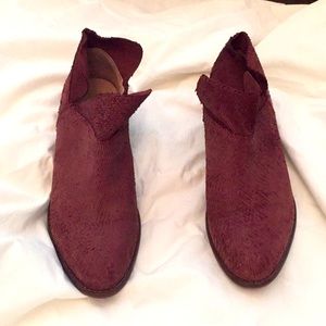 Ankle boots with inside zipper